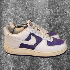 Nike Air Force 1 07 Women’s Size 10.5 Shoes Low Varisty Purple Sneakers 2008